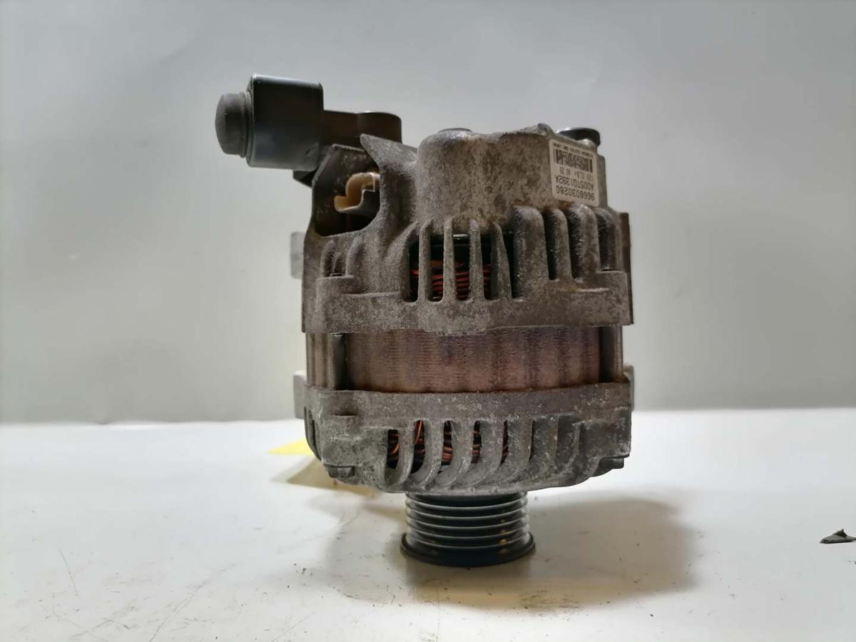 Peugeot 207 original Lichtmaschine Generator 1,4 54KW Bj.2011 Peugeot 207 original Lichtmaschine Generator 1,4 54KW Bj.2011